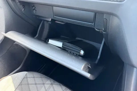 CX21TYA Volkswagen Tiguan 2.0 TDI R-Line 5dr DSG ⭐1 Year VW Warranty⭐ Thumbnail #44