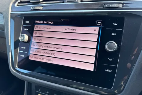 CX21TYA Volkswagen Tiguan 2.0 TDI R-Line 5dr DSG ⭐1 Year VW Warranty⭐ Thumbnail #55