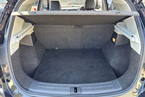 DS18ULZ MG Mg Zs 1.5 VTi-TECH Exclusive Euro 6 (s/s) 5dr Thumbnail #11