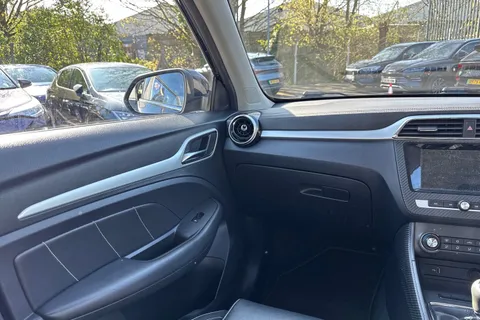 DS18ULZ MG Mg Zs 1.5 VTi-TECH Exclusive Euro 6 (s/s) 5dr Thumbnail #16