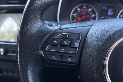 DS18ULZ MG Mg Zs 1.5 VTi-TECH Exclusive Euro 6 (s/s) 5dr Thumbnail #28