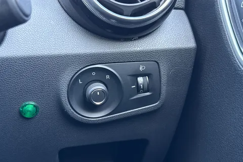 DS18ULZ MG Mg Zs 1.5 VTi-TECH Exclusive Euro 6 (s/s) 5dr Thumbnail #38