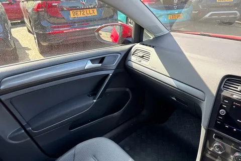 ND67URJ Volkswagen Golf 1.4 TSI SE [Nav] 5dr Thumbnail #21