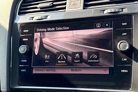 ND67URJ Volkswagen Golf 1.4 TSI SE [Nav] 5dr Thumbnail #32