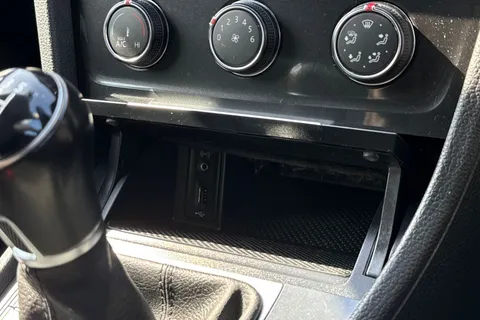 ND67URJ Volkswagen Golf 1.4 TSI SE [Nav] 5dr Thumbnail #34