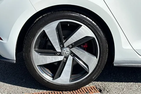 SV67UEA Volkswagen Golf 2.0 TSI BlueMotion Tech GTI Euro 6 (s/s) 5dr Thumbnail #14