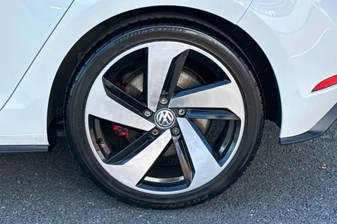 SV67UEA Volkswagen Golf 2.0 TSI BlueMotion Tech GTI Euro 6 (s/s) 5dr Thumbnail #15