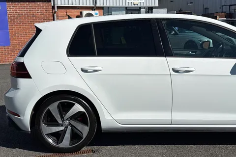 SV67UEA Volkswagen Golf 2.0 TSI BlueMotion Tech GTI Euro 6 (s/s) 5dr Thumbnail #32