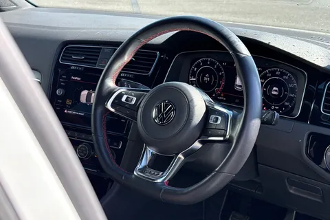 SV67UEA Volkswagen Golf 2.0 TSI BlueMotion Tech GTI Euro 6 (s/s) 5dr Thumbnail #34