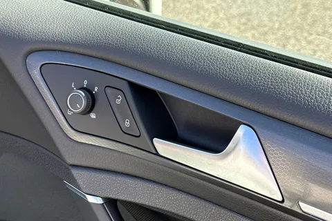 SV67UEA Volkswagen Golf 2.0 TSI BlueMotion Tech GTI Euro 6 (s/s) 5dr Thumbnail #35