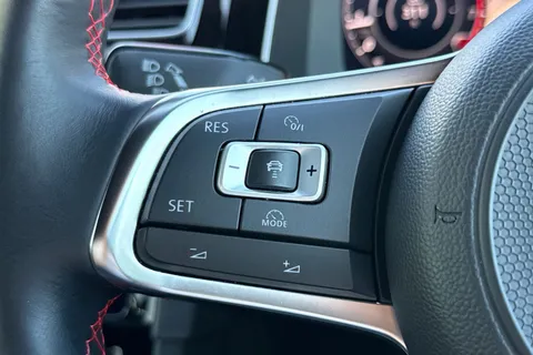 SV67UEA Volkswagen Golf 2.0 TSI BlueMotion Tech GTI Euro 6 (s/s) 5dr Thumbnail #40