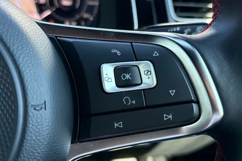 SV67UEA Volkswagen Golf 2.0 TSI BlueMotion Tech GTI Euro 6 (s/s) 5dr Thumbnail #41