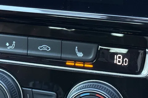 SV67UEA Volkswagen Golf 2.0 TSI BlueMotion Tech GTI Euro 6 (s/s) 5dr Thumbnail #43