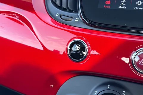 YF24CWP FIAT 500 1.0 MHEV Euro 6 (s/s) 3dr Thumbnail #50