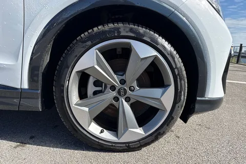 KO25VUX Audi Q4 e-tron Q4  Black Edition 45 e-tron  210,00 kW Thumbnail #10