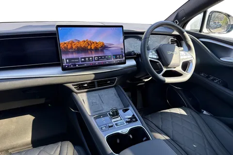 LF25MMR BYD Sealion 7 82.5kWh Design Auto AWD 5dr Thumbnail #10