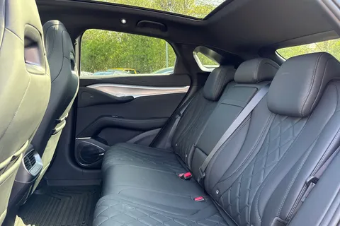 LF25MMR BYD Sealion 7 82.5kWh Design Auto AWD 5dr Thumbnail #15