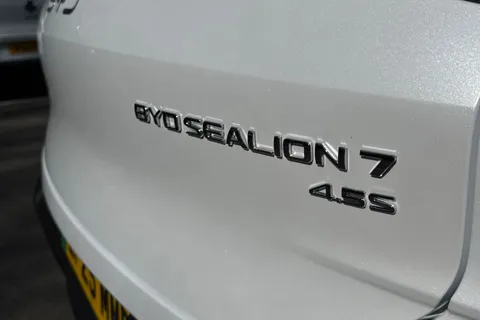 LF25MMR BYD Sealion 7 82.5kWh Design Auto AWD 5dr Thumbnail #33