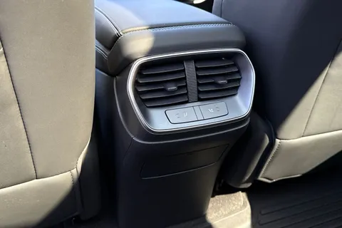 LF25MMR BYD Sealion 7 82.5kWh Design Auto AWD 5dr Thumbnail #43