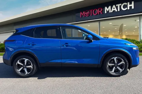 DC21RZK Nissan Qashqai 1.3 DIG-T MHEV Premiere Edition Euro 6 (s/s) 5dr Thumbnail #4