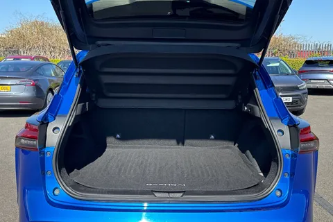 DC21RZK Nissan Qashqai 1.3 DIG-T MHEV Premiere Edition Euro 6 (s/s) 5dr Thumbnail #8