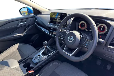 DC21RZK Nissan Qashqai 1.3 DIG-T MHEV Premiere Edition Euro 6 (s/s) 5dr Thumbnail #15