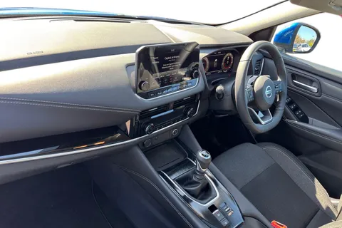 DC21RZK Nissan Qashqai 1.3 DIG-T MHEV Premiere Edition Euro 6 (s/s) 5dr Thumbnail #16