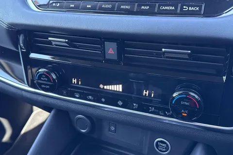 DC21RZK Nissan Qashqai 1.3 DIG-T MHEV Premiere Edition Euro 6 (s/s) 5dr Thumbnail #23