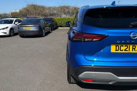 DC21RZK Nissan Qashqai 1.3 DIG-T MHEV Premiere Edition Euro 6 (s/s) 5dr Thumbnail #35