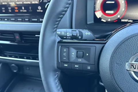 DC21RZK Nissan Qashqai 1.3 DIG-T MHEV Premiere Edition Euro 6 (s/s) 5dr Thumbnail #39