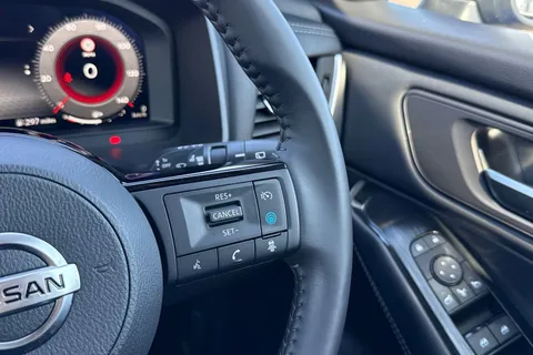 DC21RZK Nissan Qashqai 1.3 DIG-T MHEV Premiere Edition Euro 6 (s/s) 5dr Thumbnail #40