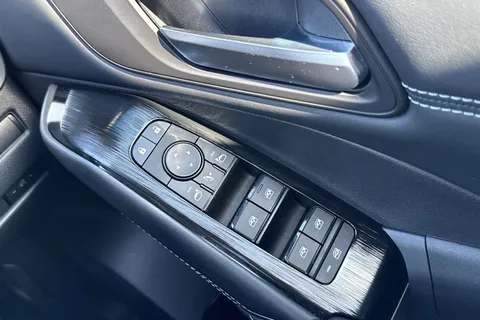 DC21RZK Nissan Qashqai 1.3 DIG-T MHEV Premiere Edition Euro 6 (s/s) 5dr Thumbnail #41