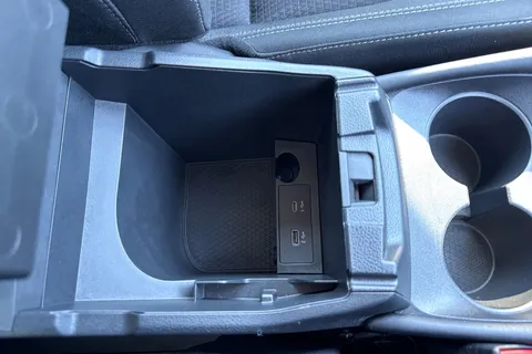 DC21RZK Nissan Qashqai 1.3 DIG-T MHEV Premiere Edition Euro 6 (s/s) 5dr Thumbnail #56