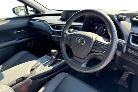 DF21UGR Lexus Ux 2.0 250h E-CVT Euro 6 (s/s) 5dr Thumbnail #15