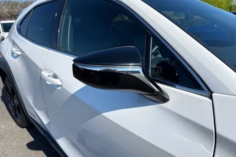 DF21UGR Lexus Ux 2.0 250h E-CVT Euro 6 (s/s) 5dr Thumbnail #38