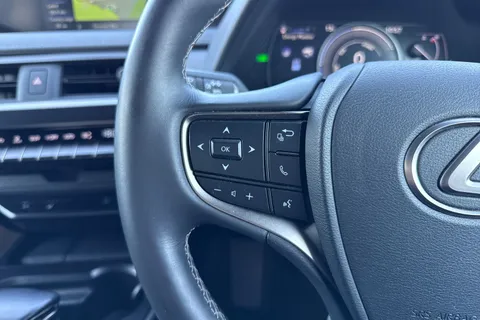 DF21UGR Lexus Ux 2.0 250h E-CVT Euro 6 (s/s) 5dr Thumbnail #40