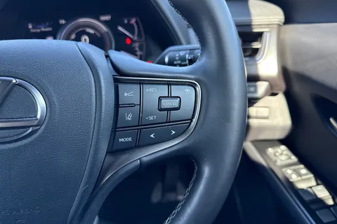 DF21UGR Lexus Ux 2.0 250h E-CVT Euro 6 (s/s) 5dr Thumbnail #41
