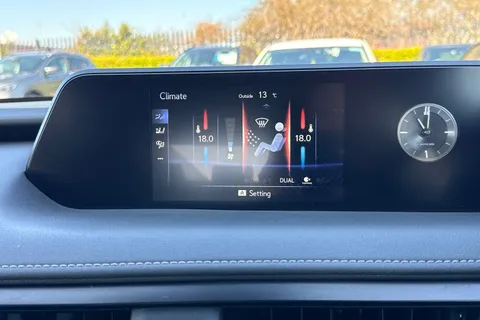 DF21UGR Lexus Ux 2.0 250h E-CVT Euro 6 (s/s) 5dr Thumbnail #53