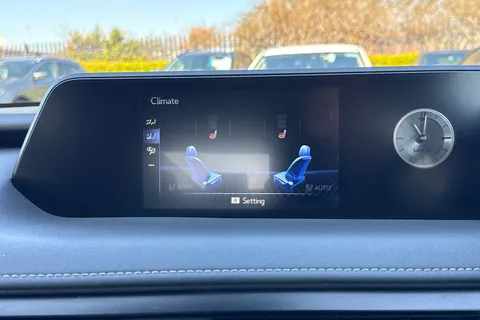 DF21UGR Lexus Ux 2.0 250h E-CVT Euro 6 (s/s) 5dr Thumbnail #54