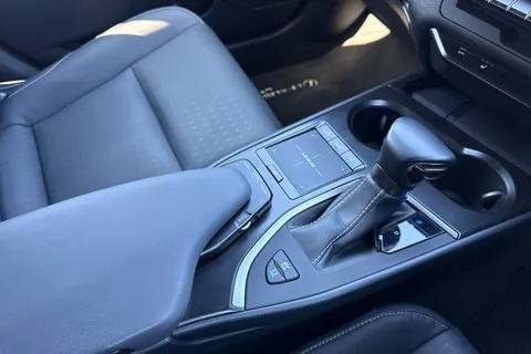 DF21UGR Lexus Ux 2.0 250h E-CVT Euro 6 (s/s) 5dr Thumbnail #60