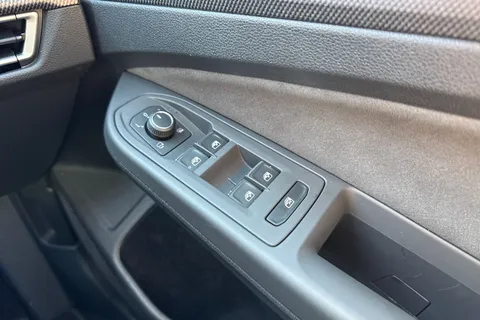 KR75XCO Volkswagen Golf 2.0 TDI 150 Black Edition DSG  ⭐ Head-up display,  DCC, Panoramic sunroof⭐ Thumbnail #22