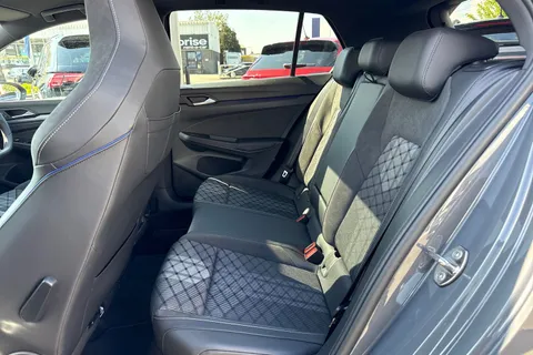 KR75XCO Volkswagen Golf 2.0 TDI 150 Black Edition DSG  ⭐ Head-up display,  DCC, Panoramic sunroof⭐ Thumbnail #34