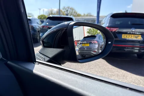 KR75XCO Volkswagen Golf 2.0 TDI 150 Black Edition DSG  ⭐ Head-up display,  DCC, Panoramic sunroof⭐ Thumbnail #39