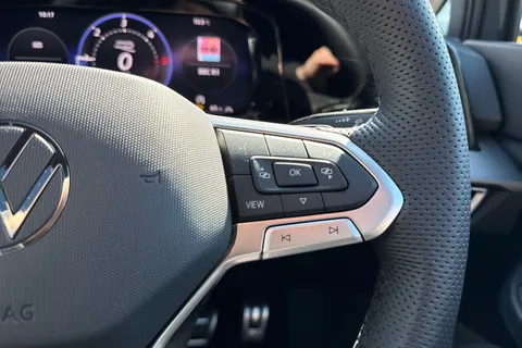 KR75XCO Volkswagen Golf 2.0 TDI 150 Black Edition DSG  ⭐ Head-up display,  DCC, Panoramic sunroof⭐ Thumbnail #46