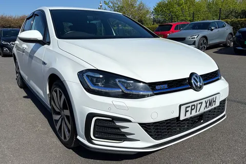 FP17XMH Volkswagen Golf 1.4 TSI 8.7kWh GTE Advance DSG Euro 6 (s/s) 5dr Thumbnail #8