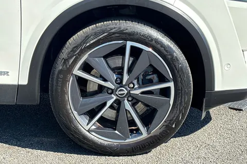 YE23BVU Nissan Qashqai 1.5 h e-POWER Tekna Auto Euro 6 (s/s) 5dr Thumbnail #8