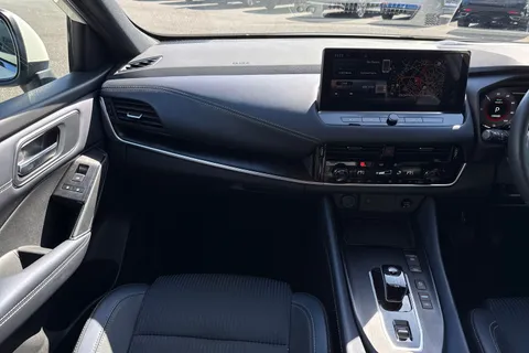 YE23BVU Nissan Qashqai 1.5 h e-POWER Tekna Auto Euro 6 (s/s) 5dr Thumbnail #16