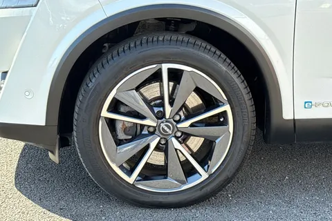 YE23BVU Nissan Qashqai 1.5 h e-POWER Tekna Auto Euro 6 (s/s) 5dr Thumbnail #25