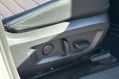 YE23BVU Nissan Qashqai 1.5 h e-POWER Tekna Auto Euro 6 (s/s) 5dr Thumbnail #32