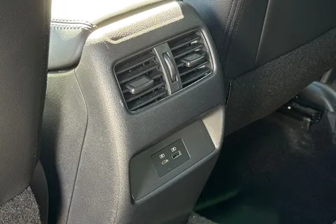 YE23BVU Nissan Qashqai 1.5 h e-POWER Tekna Auto Euro 6 (s/s) 5dr Thumbnail #38